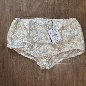 Zara Lingerie Floral Lace Women's Shorts in Cream